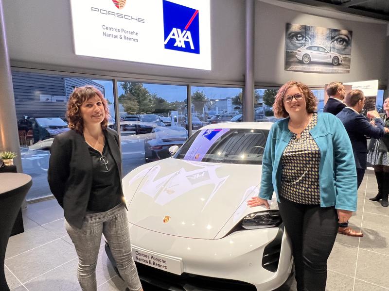 Mélanie et Sandrine chez Porsche